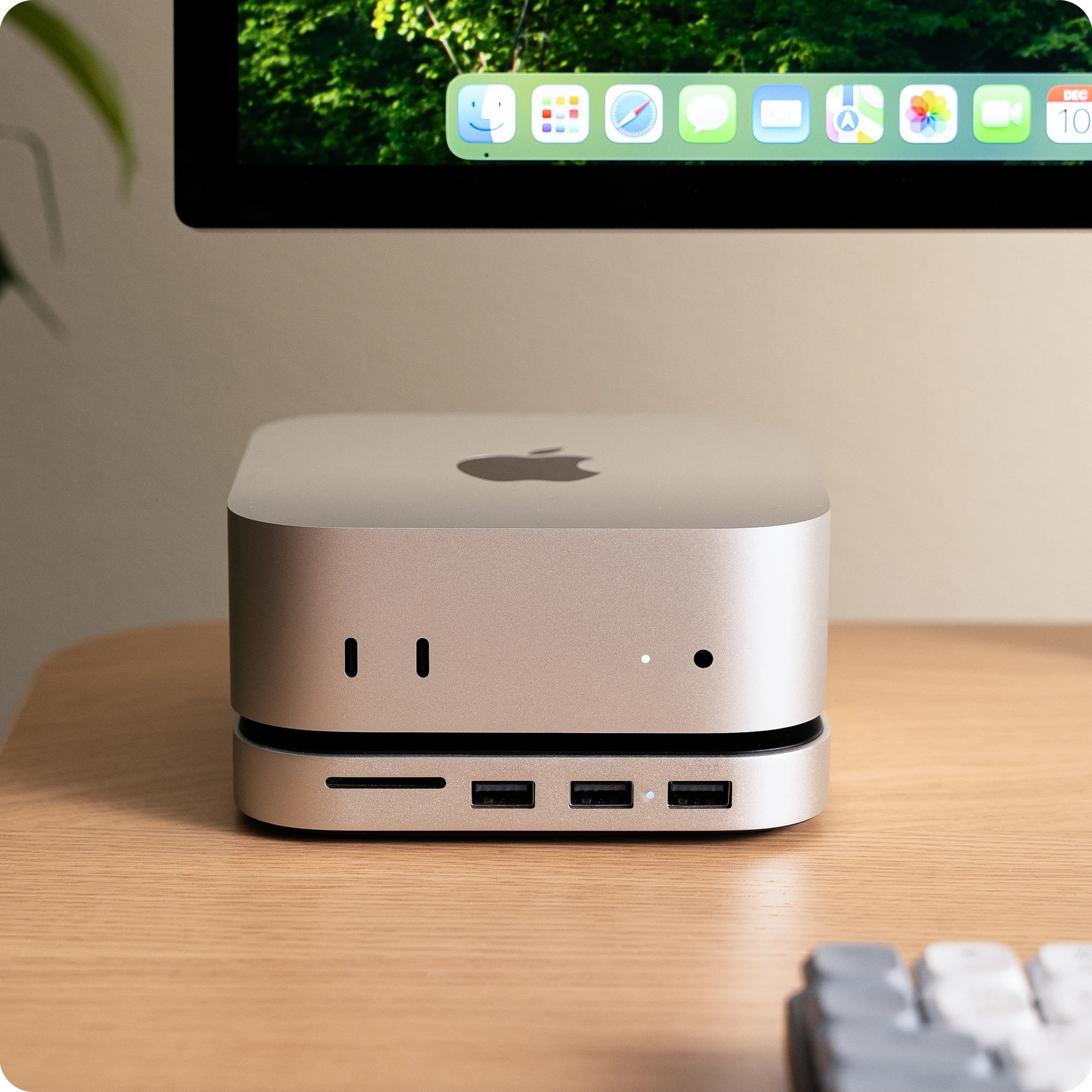 Satechi – Mac Mini M4 állvány és hub - SSD-házzal-1