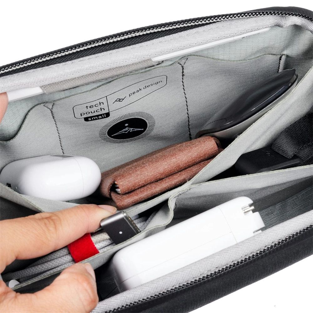 PEAK DESIGN Tech Pouch Small - Fekete-10