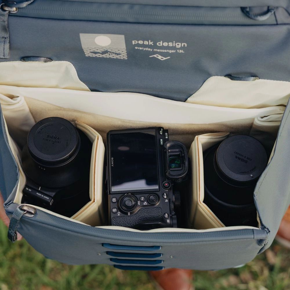PEAK DESIGN Everyday Messenger 13L - Tengerkék-3