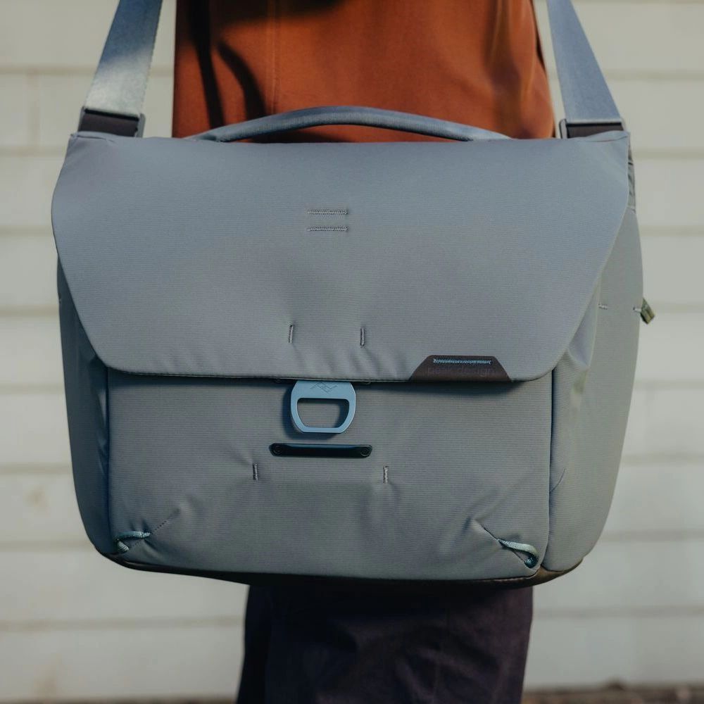 PEAK DESIGN Everyday Messenger 13L - Tengerkék-6