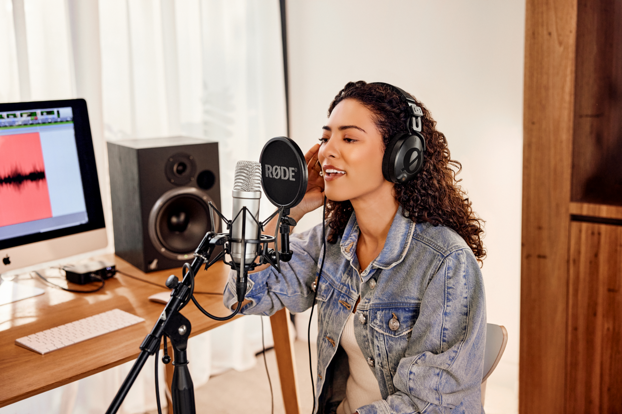 RØDE SM6 rezgésgátló mikrofonfogó pop-filterrel stúdió mikrofonokhoz-2