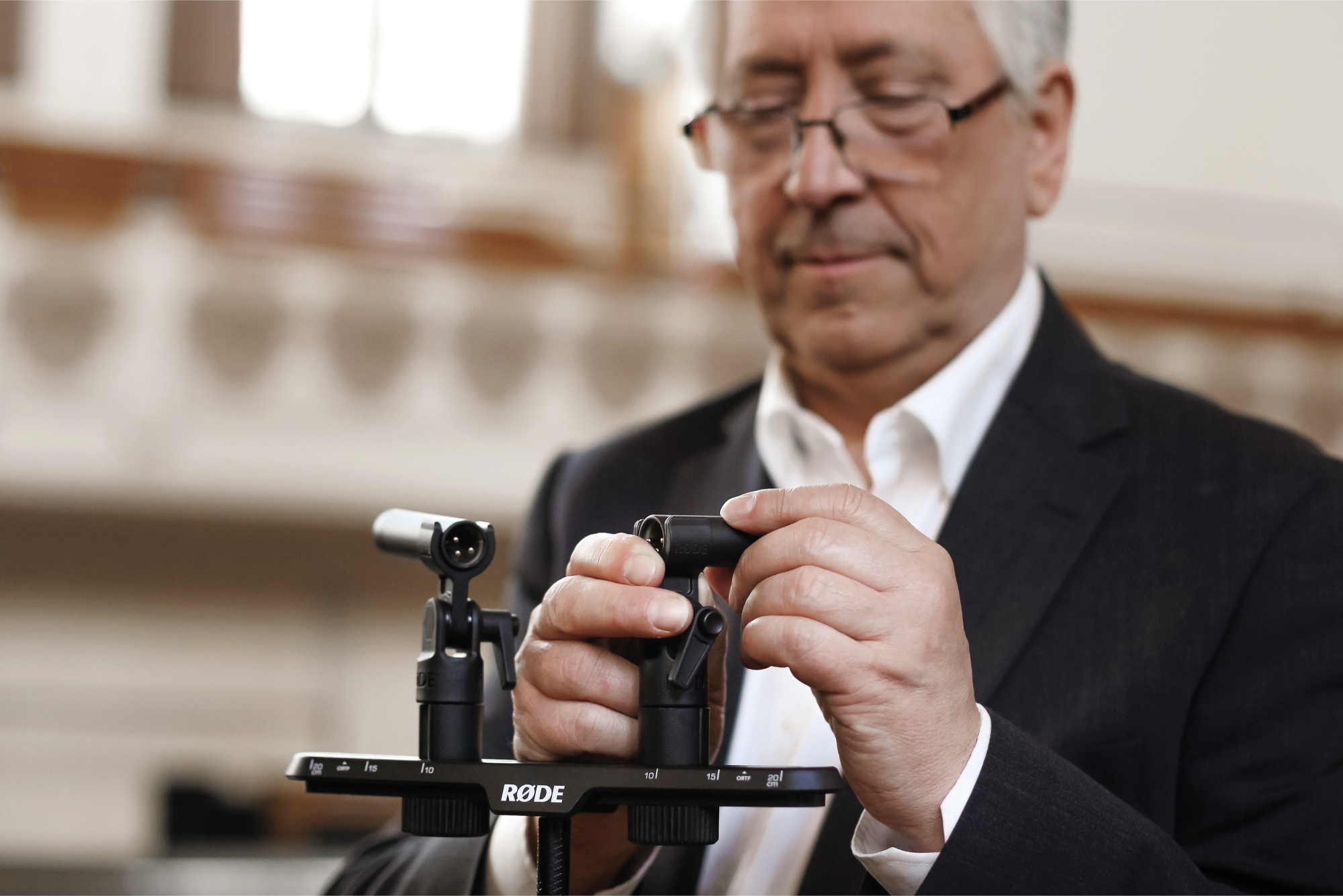 RØDE Stereo Bar sztereó mikrofontartó állványokhoz-1