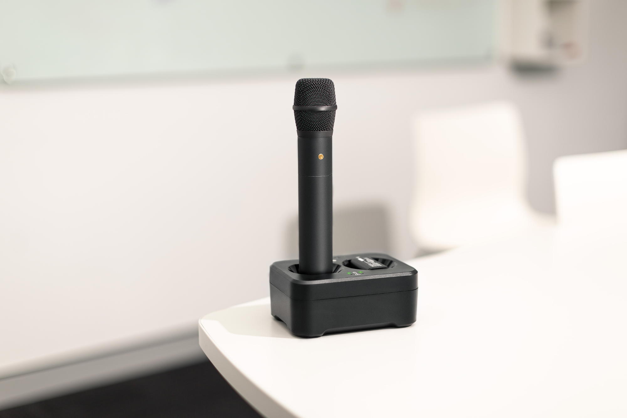 RØDE RS1 dupla asztali töltő kézi adókhoz és LB1 akkumulátorhoz-3