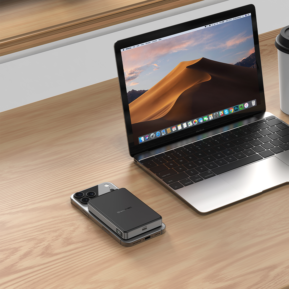 Blavec Power Bank 10000mAh BJ-05 Ultra Gyors 16mm - Type C - Qi2.2 25W + PD 45W mágneses indukció Magsafe 2 az 1-ben (PBBJ05-QI22MC10B) fekete-9