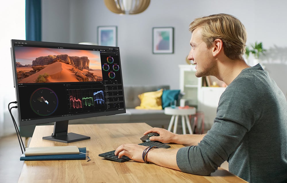 Uperfect UMax 23 hordozható monitor M238T01-4