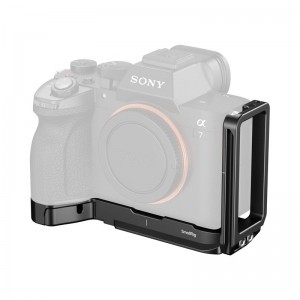 Smallrig 6034 L-Shaped Mount Plate with Airtag Slot for Sony Alpha 7 V / 7R V / 7 IV