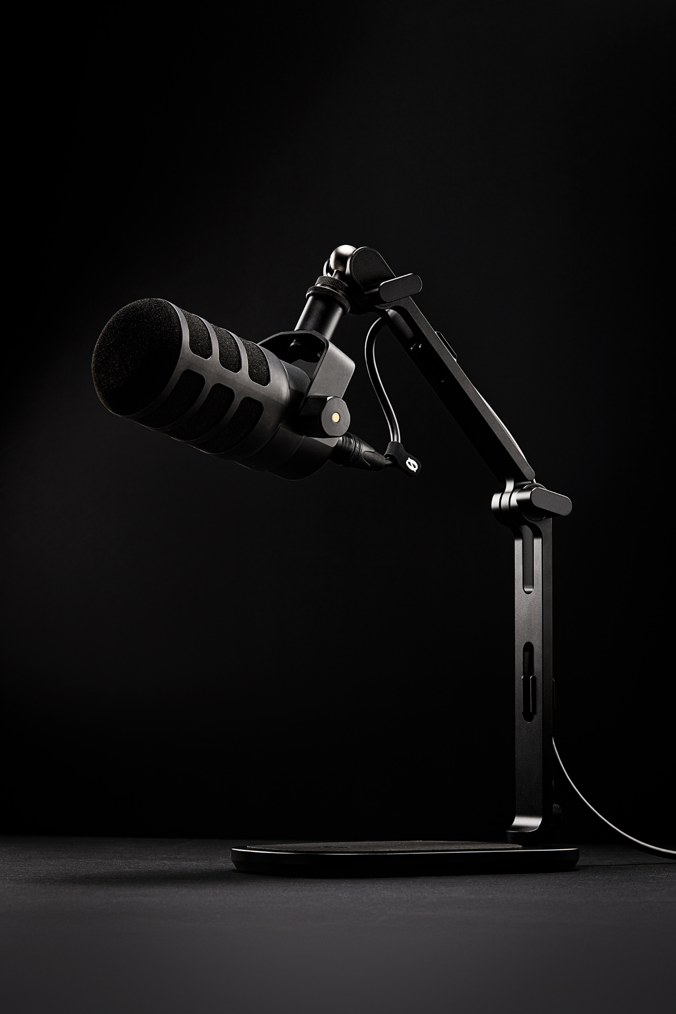 RØDE DS3 prémium asztali gömbfejes-karos stúdió állvány, fekete-9