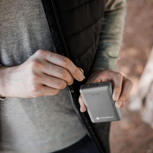 THAW, vyhrievaný podsedák s akumulátorovým balíkom, čierno-oranžový - 3