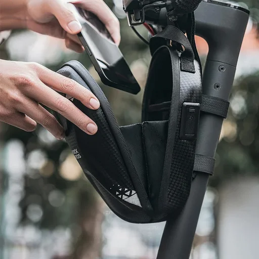 Rockbros taška 3011006301 na riadidlá na bicykel alebo kolobežku 1,3 l - čierna - 4