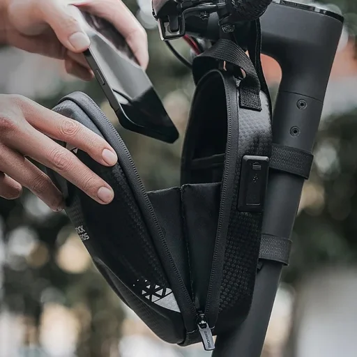 Rockbros taška 3011006301 na riadidlá na bicykel alebo kolobežku 1,3 l - čierna - 13