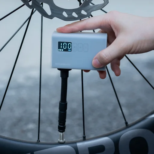 Rockbros AS240 PRO Bezdrôtová pumpa 120 PSI kompresor 420mAh - čierna - 8