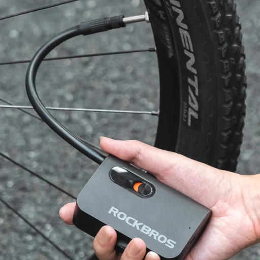 Rockbros L1 Mini Vezeték nélküli Pumpa 70 psi Kompresszor 200 mm Schrader Tömlőhossz - Fekete - 6