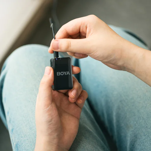 BOYA BOYAMIC 2-02 bezdrôtové mikrofóny 2.4 GHz - čierne - 5