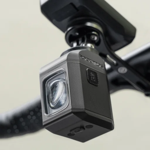 Rockbros M8 1600lm predné svetlo na bicykel s diaľkovým ovládaním 10m nabíjateľné 4000 mAh - čierne - 7