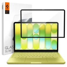 MacBook Neo 13 (2026) Spigen Glas.tR Slim FC čierne ochranné sklo