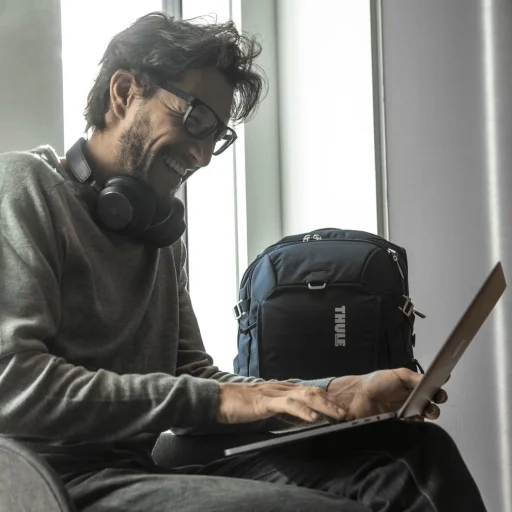 Thule 5354 Construct 28-litrový čierny batoh na notebook - 5