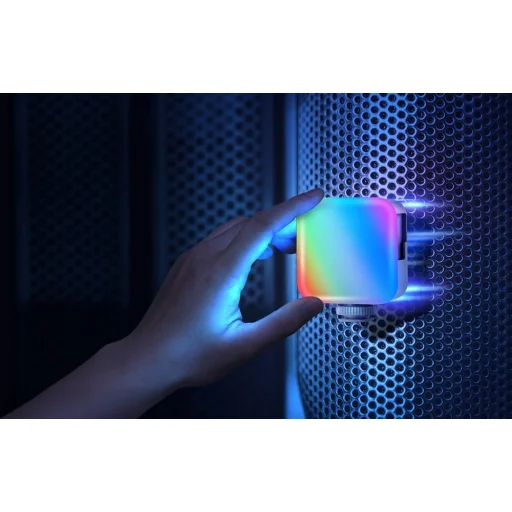 NEEWER BL60C Magnetické RGB video svetlo - 4