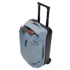 Thule 4986 Chasm Carry on Wheeled Duffel Bag 40L Pond Gray bőrönd thumbnail