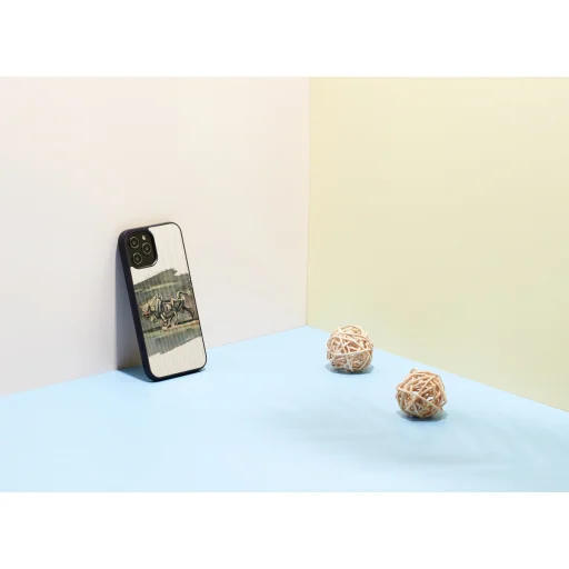 MAN&WOOD puzdro pre iPhone 12 / 12 Pro White Bull - 3