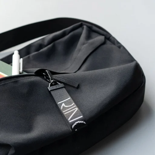 Ringke Kulcsra akasztható pánt karabinerrel fekete (ACKR0001) - 3