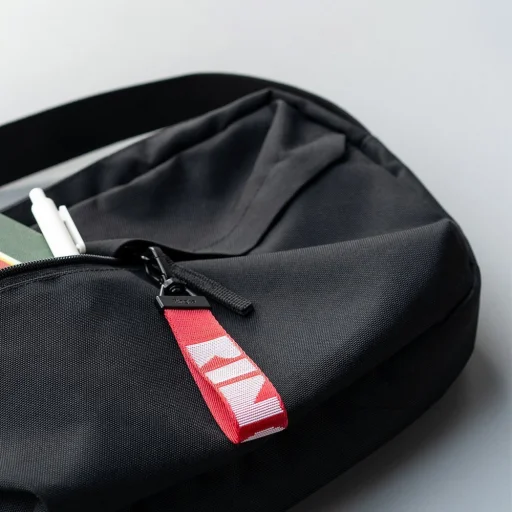 Ringke Kulcsra akasztható pánt karabinerrel piros (ACKR0003) - 3