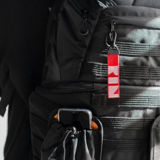 Ringke Kulcsra akasztható pánt karabinerrel piros (ACKR0003) - 4