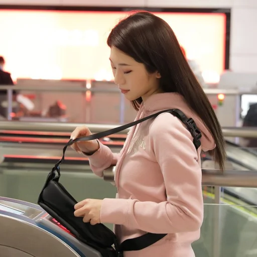 Válltáska futáshoz, sportoláshoz fekete - 13