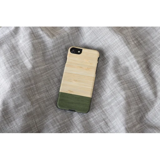 MAN&WOOD iPhone 7/8/SE (2020) bambusový les čierny kryt - 4