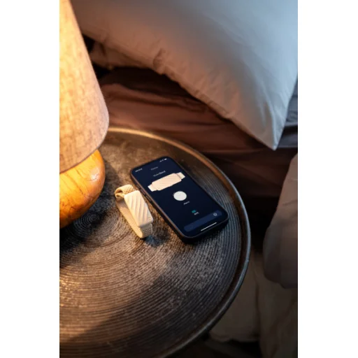 Homedics SS-WB100CE-WW WakeBand tichý budiaci náramok, krémový - 2