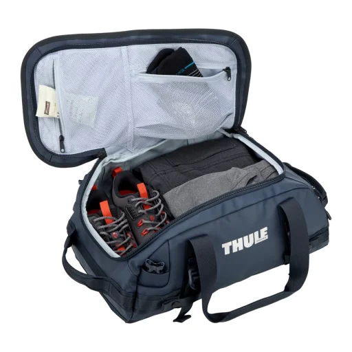 Thule 5586 Chasm 30L utazótáska darkest blue - 3
