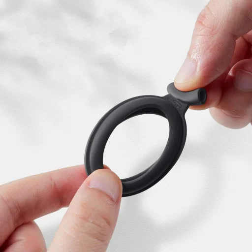 ESR Cloud Apple AirTag tok kulcstartóra fekete és fehér - 7