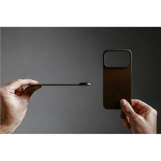 Nomad Magnetic Leather Back čierny (Horween) MagSafe – iPhone 17 Pro Max - 4