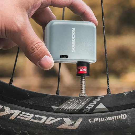 Rockbros 42320008001 mini elektrická pumpa na bicykel pre auto a galuskové ventily, 100 PSI, čierna - 2