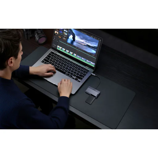 UGREEN D320 M.2 NVMe/SATA USB 3.2 adaptér pre disk s konektorom USB-A a USB-C - 4