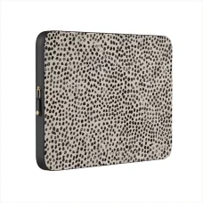 Burga laptop tok mandulás latte színben Macbook Pro 16" készülékhez