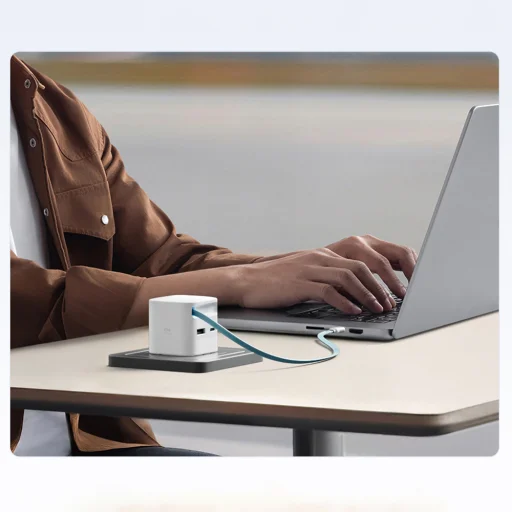 Cuktech AD653W 67 W GaN sieťová nabíjačka s 2× USB-C, USB-A a výsuvným káblom USB-C – biela - 8