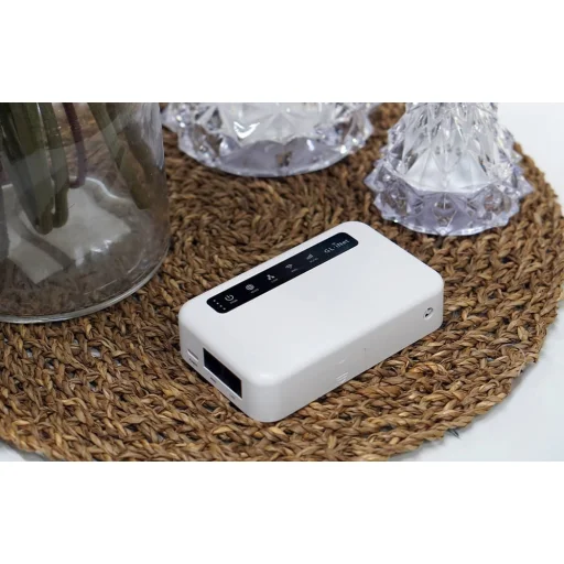 GL.iNet Puli GL-XE300-BAT 4G LTE prenosný router - 8
