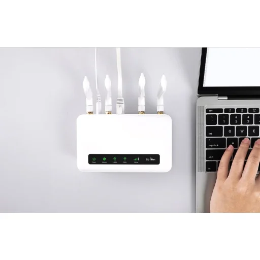 GL.iNet GL-X2000 Spitz Plus 4G LTE Wi‑Fi 6 smerovač - 11