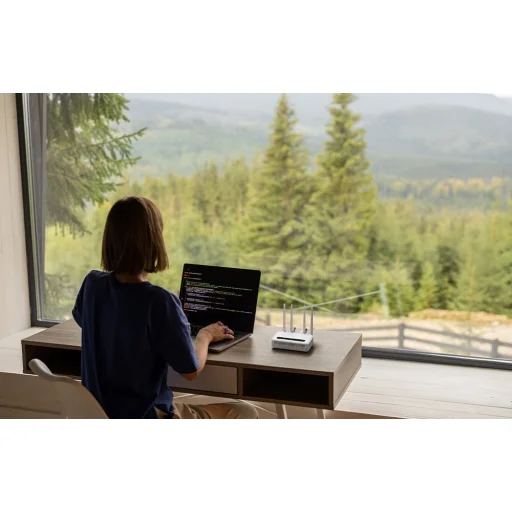 GL.iNet GL-X2000 Spitz Plus 4G LTE Wi‑Fi 6 útválasztó - 10