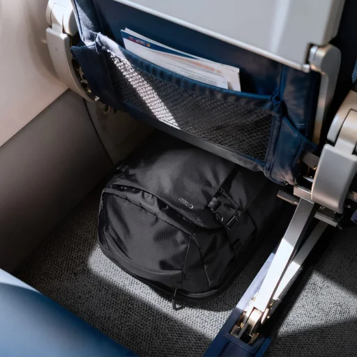 TECH-PROTECT DEFENDER S70 Ryanair és Wizz Air utazó laptoptartós kézipoggyász hátizsák 24 l 40 x 30 x 20 fekete - 12