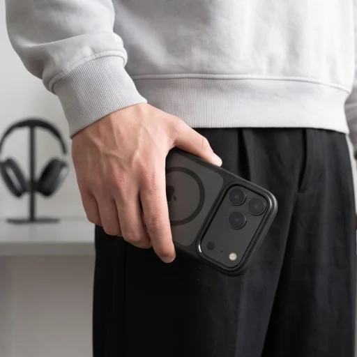 iPhone 17 Pro / 18 Pro matné čierne Tech-Protect MagStand MagSafe CC puzdro - 6
