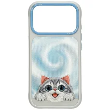 iPhone 18 Pro Max / 17 Pro Max sivé MagSafe puzdro Nimmy s ležiacou mačkou s veľkými očami v striebornom odtieni