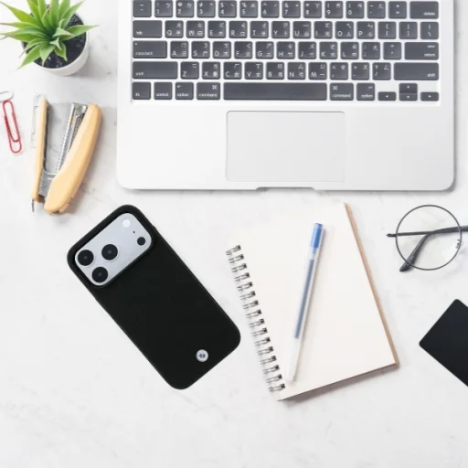 iPhone 18 Pro / 17 Pro fekete BMW Kevlar fém logós MagSafe tok - 9