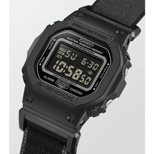 Casio G-Shock DW-5600MNC-1ER férfi digitális karóra fekete szövetszíjjal, 43 mm - 7