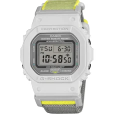 Casio G-Shock DW-5600MNC-7A8ER férfi digitális karóra 43 mm fehér tokkal és szürke szövetszíjjal