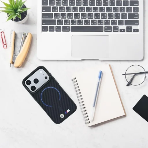 iPhone 18 Pro / iPhone 17 Pro čierne BMW M Carbon Blue Print puzdro s krúžkom a kovovým logom MagSafe - 9
