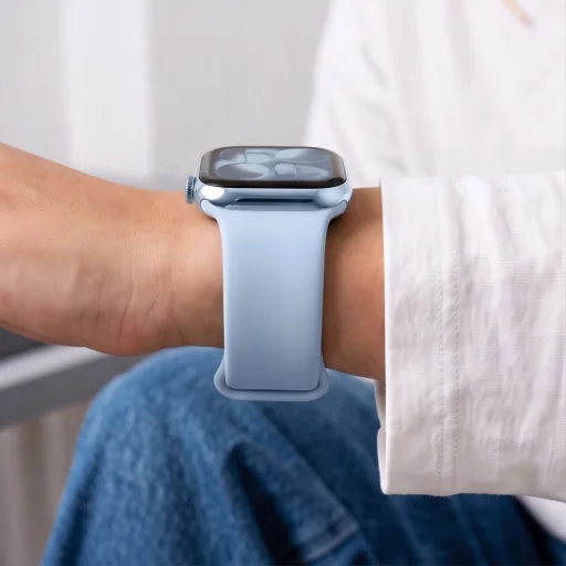 Apple Watch 8/9/10/11/12/SE (40/41/42 mm) svetlomodrý silikónový remienok Tech-Protect - 6
