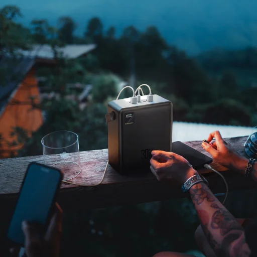 Wozinsky W8-B 100 000 mAh, 30 W externá batéria s LED svietidlom, čierna powerbanka - 8