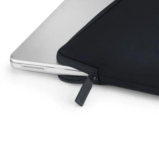  MacBook Neo 13 (A18 Pro) fekete Pipetto Classic Fit tok - 15