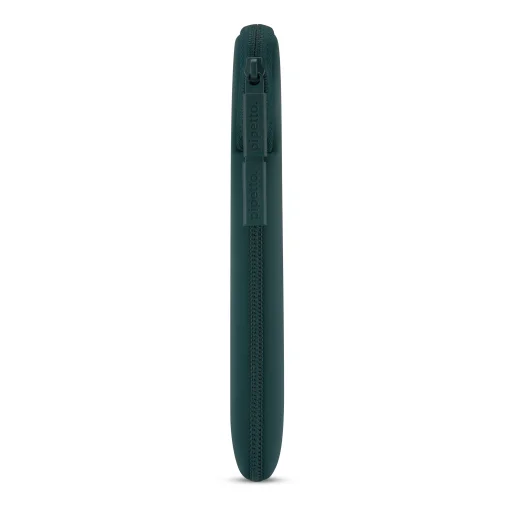  MacBook Neo 13 (A18 Pro) sötét türkiz Pipetto Classic Fit tok - 13